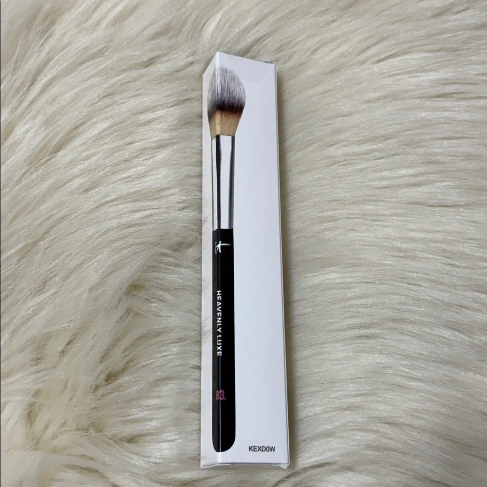 It Cosmetics Heavenly Luxe Blush Brush #3